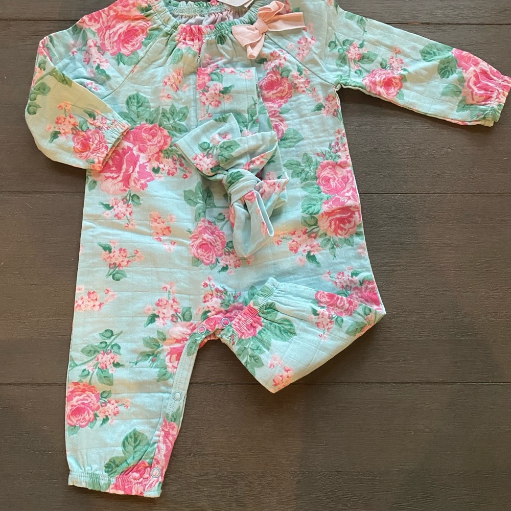 NWT MUD PIE ONESIE WITH HEADBAND
